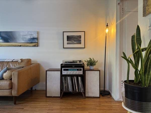 COMPLETE VINTAGE HI-FI VINYL SYSTEM - Marantz 2220 + Rega RP1 + AR-2ax 1